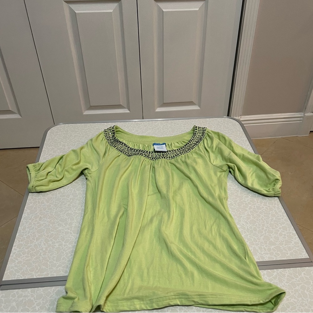U- KNIT Women Blouse size : S with multiple stones designs at Crewneck . - Picture 4 of 7